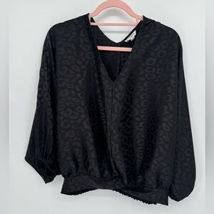 Umgee Women's Black Leopard Print V-Neck Blouse Size Small 🐆🖤